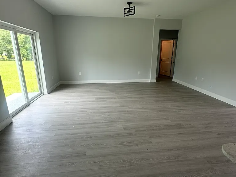 18317 Laramie Ave — Photo 4