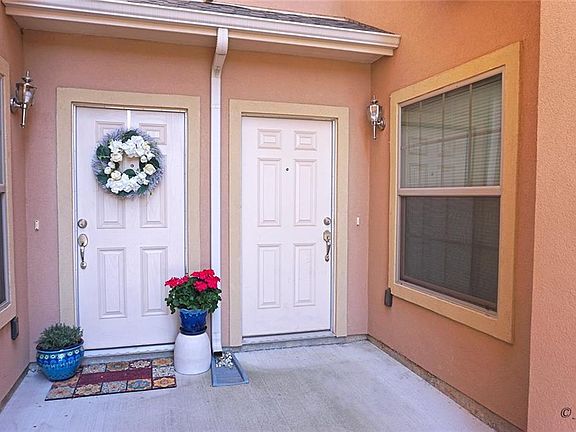 2nd image of 1529 Cozy Dr