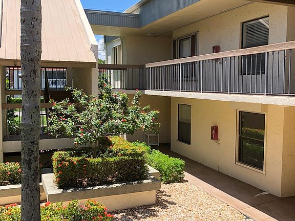 3rd image of 265 SE 10th St APT 10C