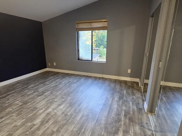 Flex Room / Bedroom #4 (3rd floor)