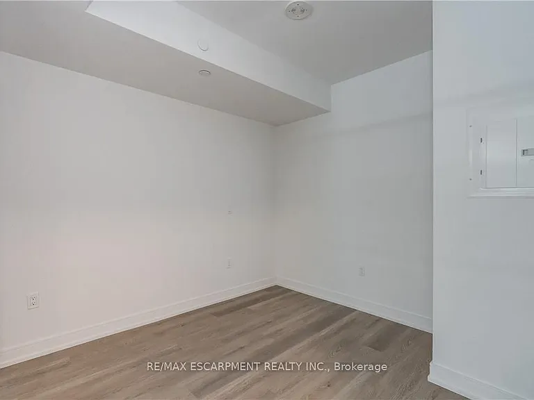 1 Jarvis St #422 — Photo 10