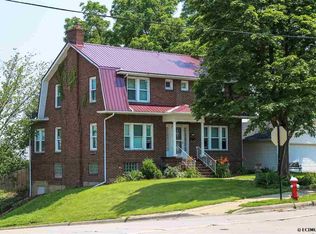 1398 Alta Vista St, Dubuque, IA 52001