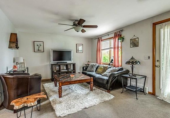 3rd image of 263 Essex Ave