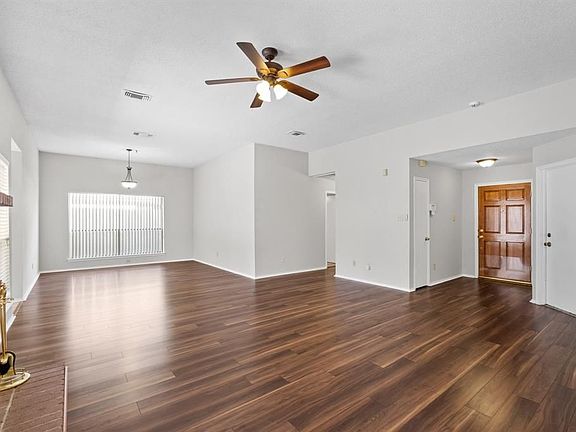 3rd image of 1014 Saint John Dr
