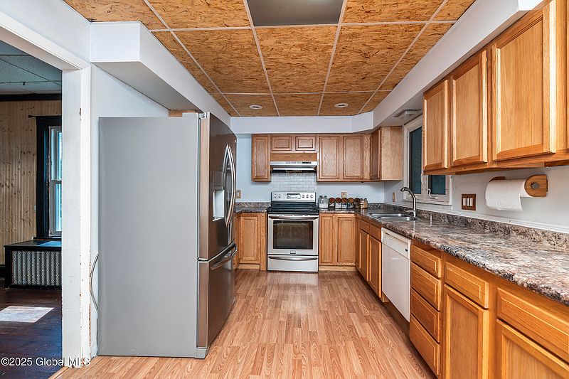 5th image of 489 Kenwood Avenue