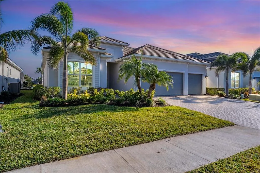 4 bed, 2.0 bath, 2251 sqft, $9,500 — Photo 2
