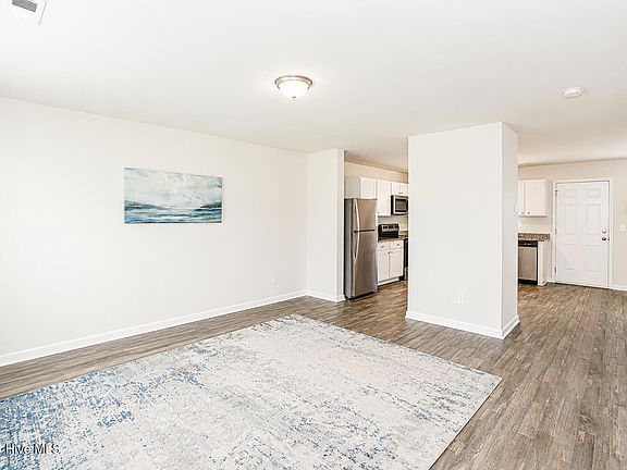 3rd image of 1205 Fescue Road