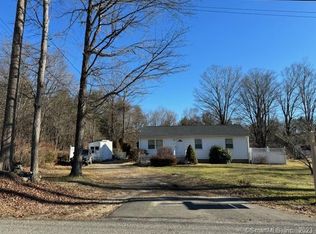 24 Prospect St, New Hartford, CT 06057