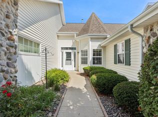 5627 Steeplechase Dr, Waunakee, WI 53597