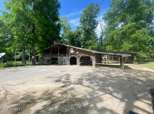 2100 Pascagoula Dr, Lucedale, MS 39452