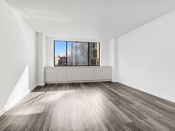 4th image of 520 W 43rd St APT 9K