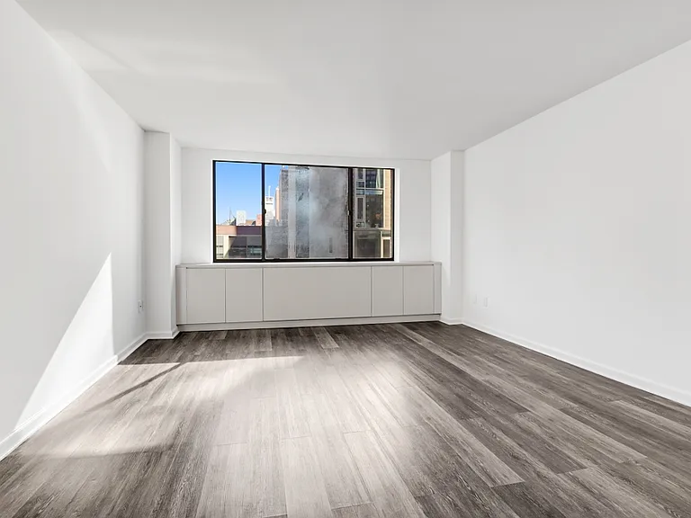 520 W 43rd St #3DD — Photo 3