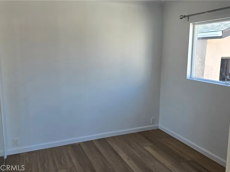 640 W Glenoaks Blvd — Photo 3
