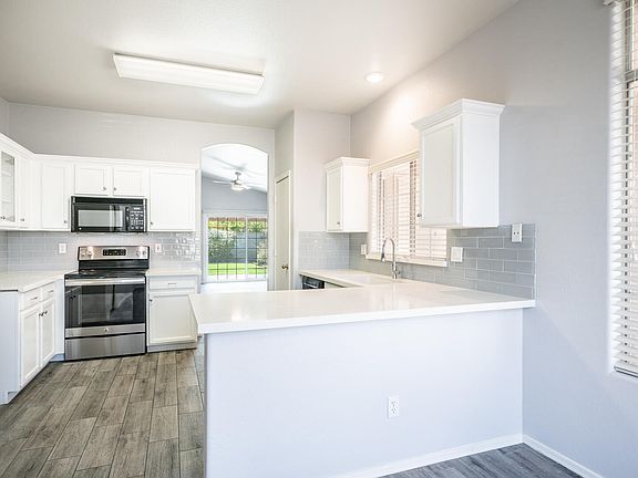 2nd image of 5051 W GLENVIEW Place
