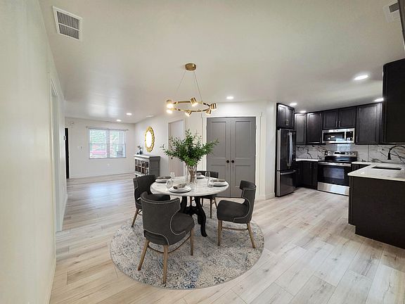 5th image of 9 Valley Ln #B