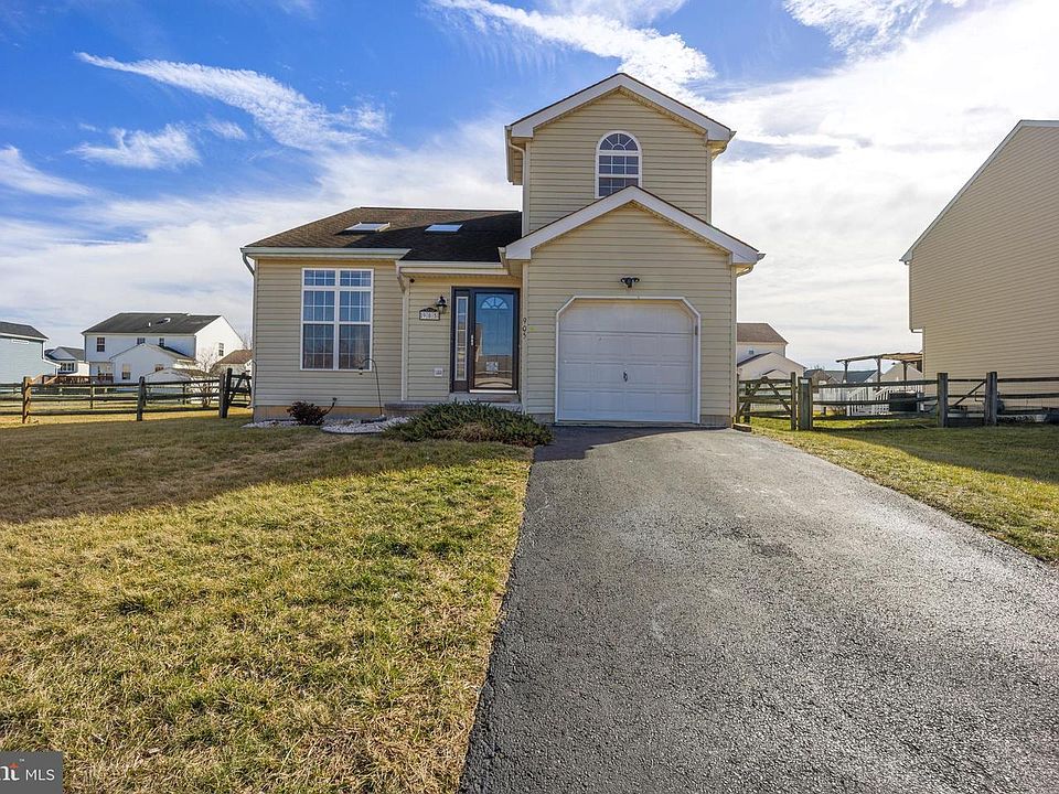 1st image of 905 Jennifer Ln