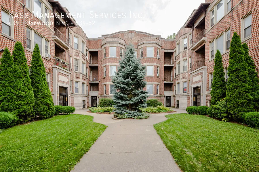427-39 E Oakwood Blvd