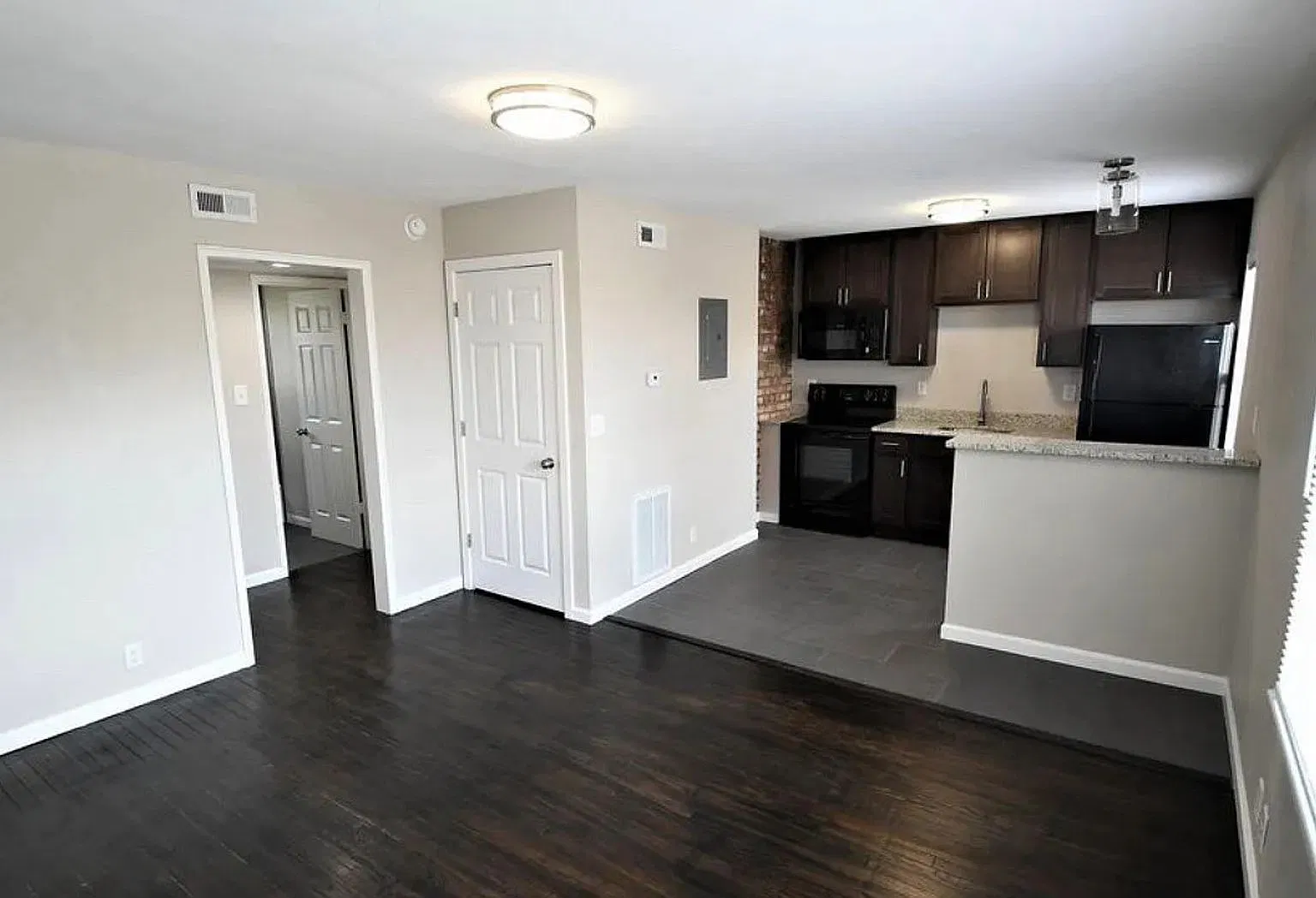 2 bed, $995 — Photo 3