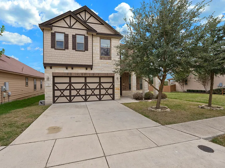 127 Bass Ln — Photo 2