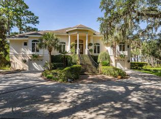 8 S Point Trl, Beaufort, SC 29907