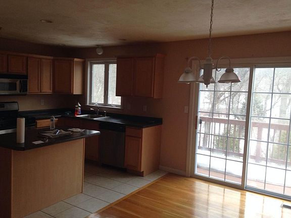 3rd image of 100 Nutting Rd Unit E2