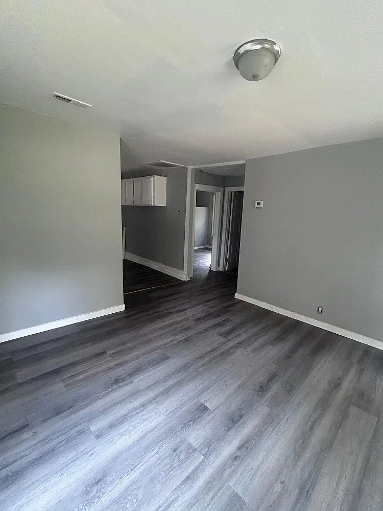 2 bed, 728 sqft, $1,072 — Photo 2