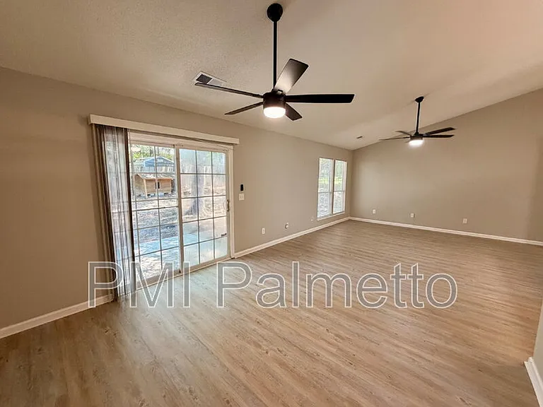 22 Sweet Thorne Cir — Photo 5