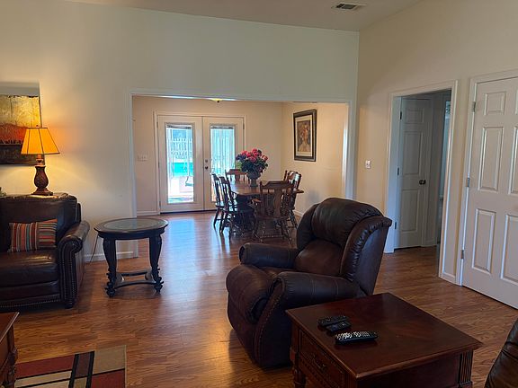 3rd image of 724 Randolph Loop