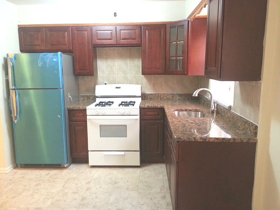 1st image of 749 E 83rd St #1