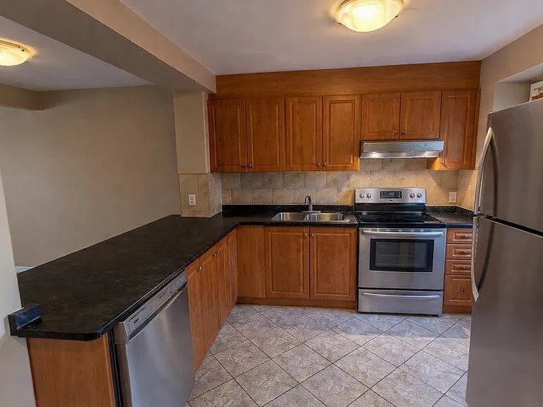 7591 Scholfield Rd — Photo 31