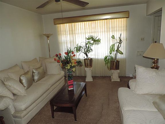 4th image of 803 Saddle Rock Dr