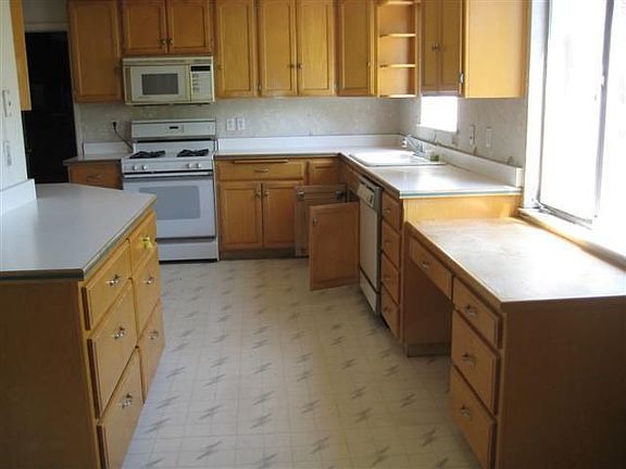 4th image of 6717 Bismarck Dr