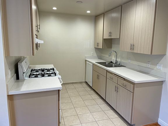 5th image of 1043 Winchester Ave #Ca8e67951