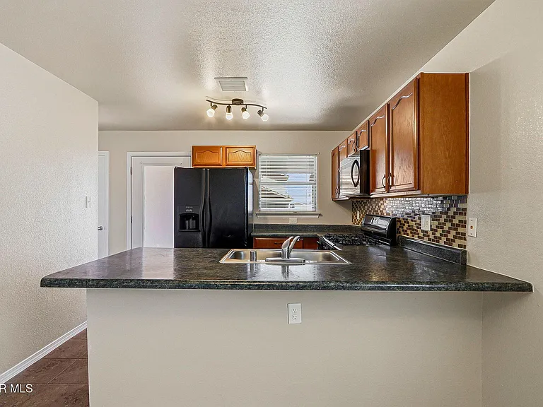 2300 Glitter Point — Photo 21
