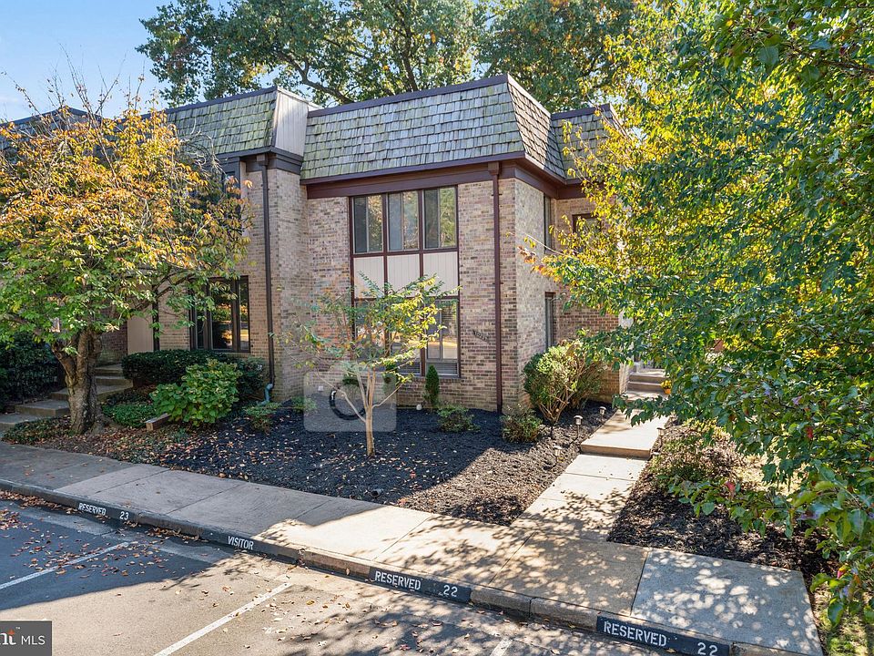 1st image of 10227 Blake Ln
