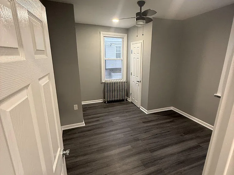 5624 Hadfield St — Photo 2