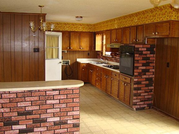 3rd image of 7162 Pam Dr