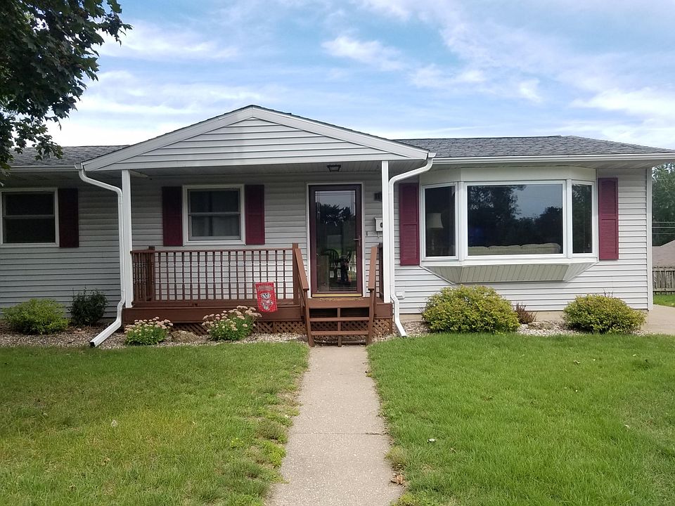 Front 1051 Green Bay St Onalaska Sylla