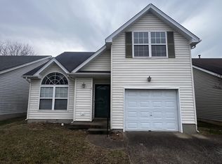 10414 Pinoak View Dr, Louisville, KY 40299