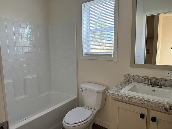 4th image of 7414 NE 133rd Ave
