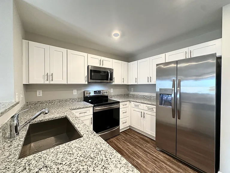 Westbrook Apartments — Photo 29