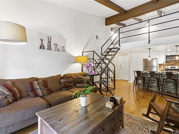 2nd image of 2700 Cahuenga Blvd E APT 4318