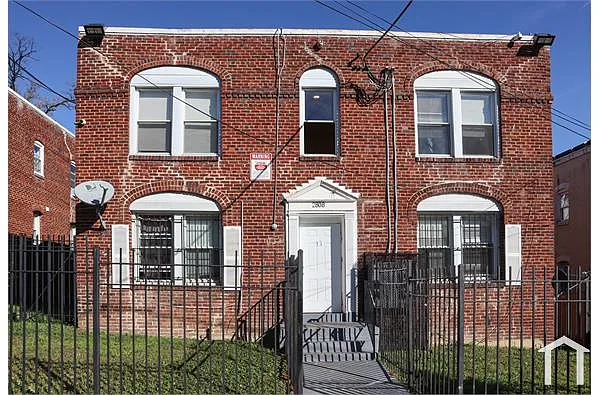 Building Photo - 2808 Buena Vista Ter SE #1