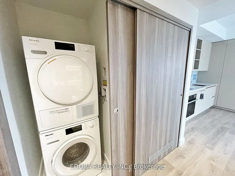 85 McMahon Dr #1506 — Photo 9