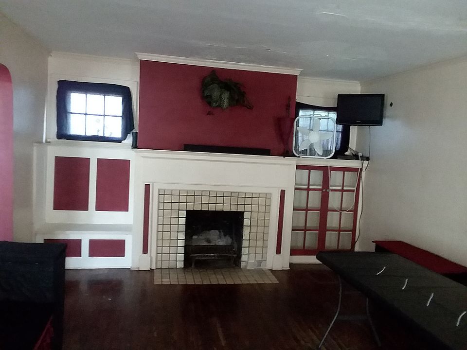 1st image of 1242 Oakwood Ave