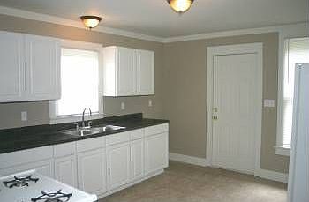 5th image of 2123 E 83rd St
