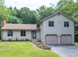 21 Club House Dr, Pocasset, MA 02559