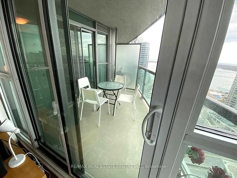 19 Grand Trunk Cres #3601 — Photo 13