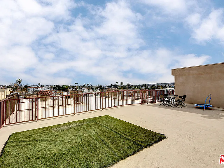 1520 S Shenandoah St #304 — Photo 36