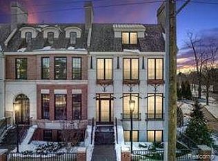 685 W Brown St, Birmingham, MI 48009